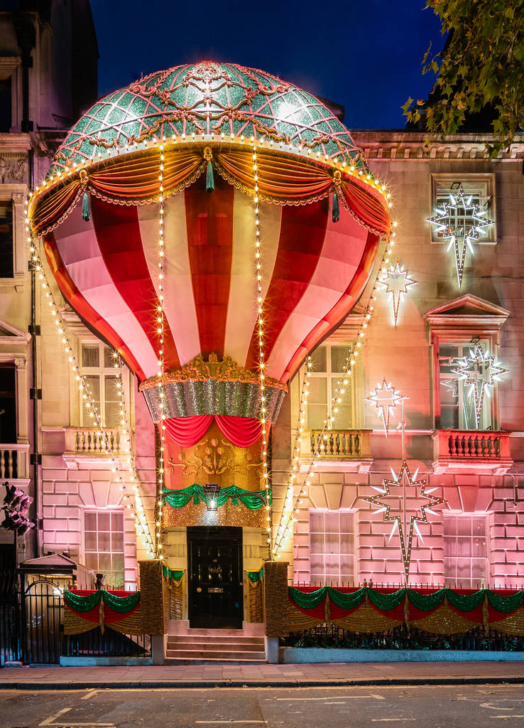 the hot air balloon facade outside the front of annabel's with gittering lit-up stars