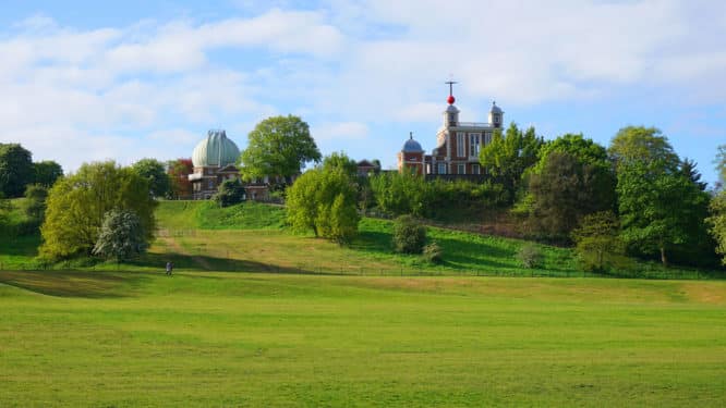 A picture of the green slopes and the Royal Observatory in Greenwich Park