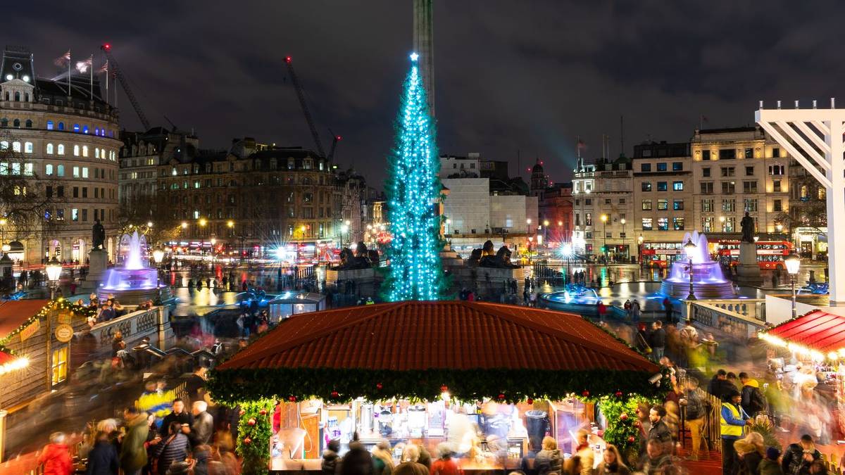 Trafalgar Square Christmas market and Christmas tree